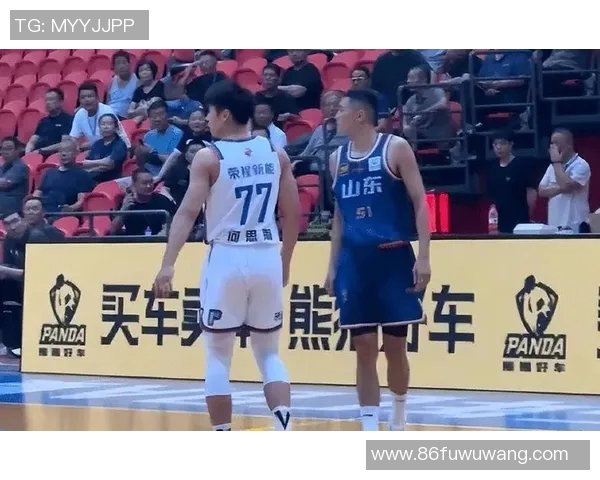 陈林坚：从默默无闻到闪耀赛场的篮球新星成长之路