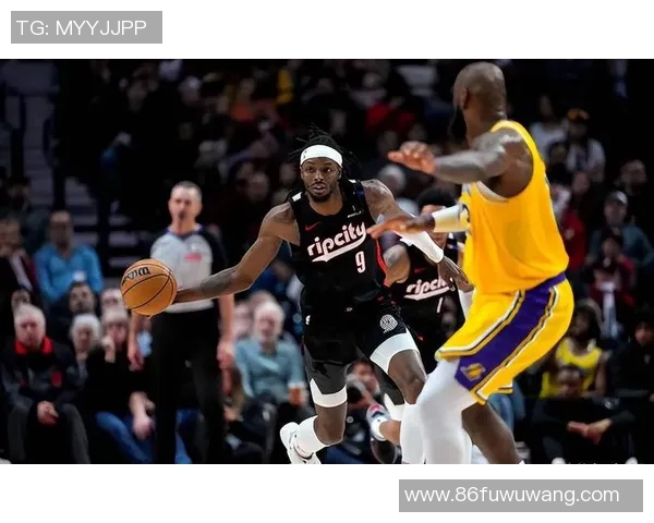 杰拉米格兰特在NBA赛季中的表现与未来发展潜力分析